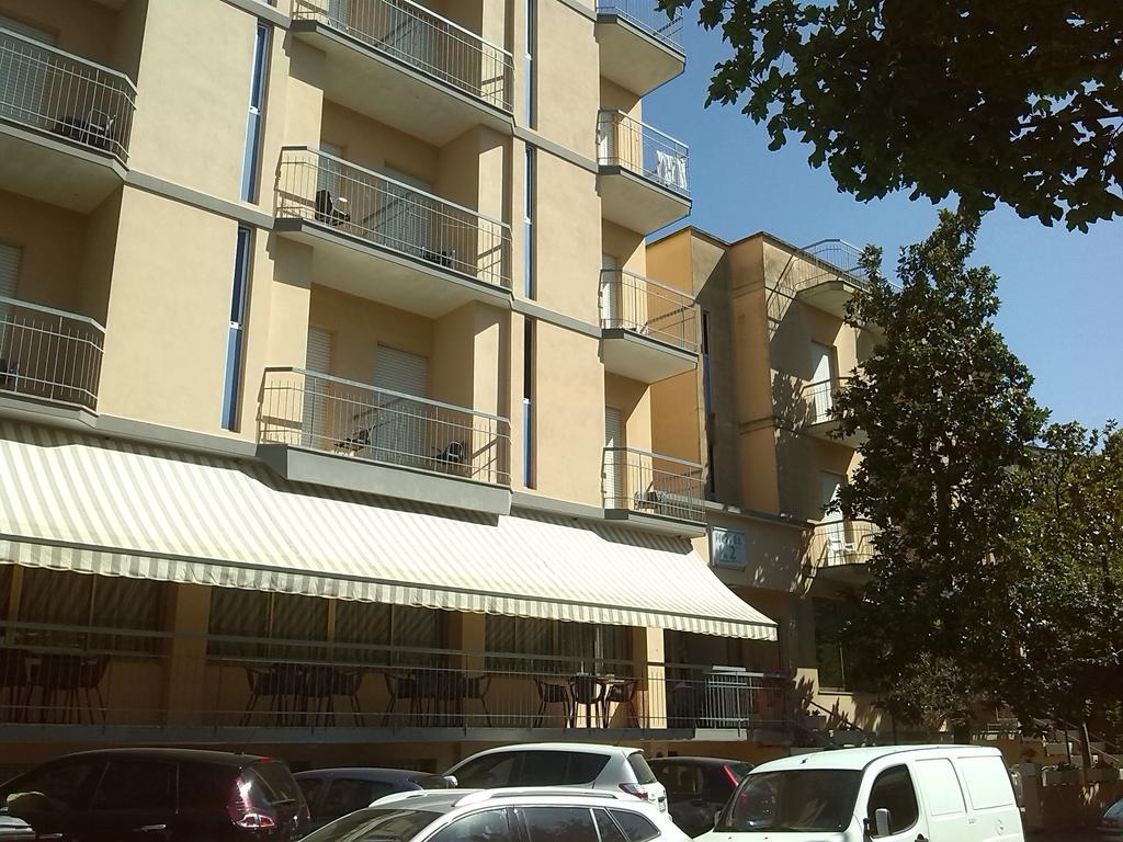 K2 Hotel Cattolica Exteriör bild