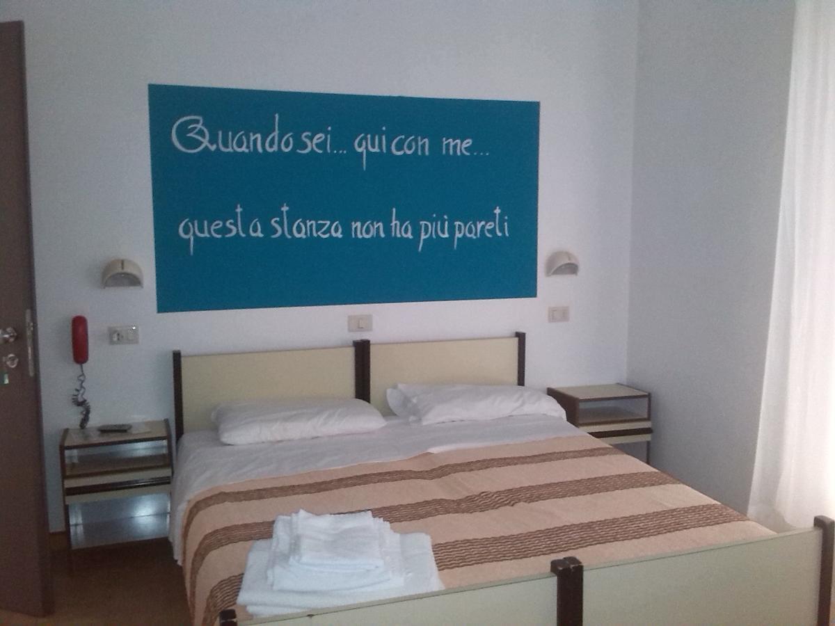 K2 Hotel Cattolica Exteriör bild