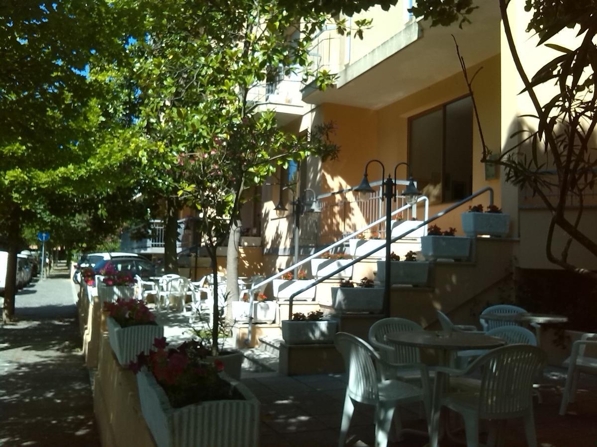 K2 Hotel Cattolica Exteriör bild