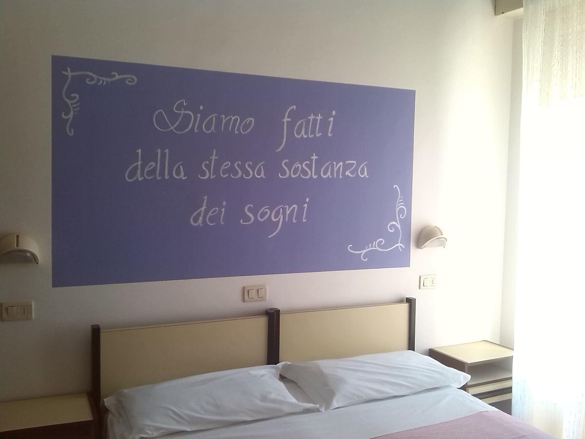 K2 Hotel Cattolica Exteriör bild